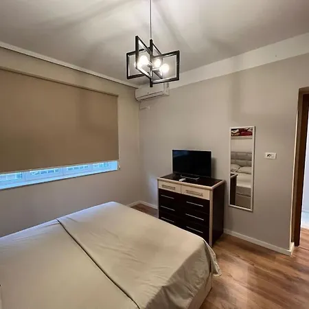 Deluxe W/ Self Check-in 24hr! * Tirana